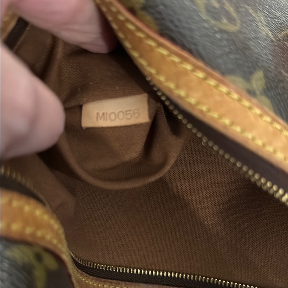 Final Price!! Can’t go lower!!💯 Authentic Louis Vuitton Brown Monogram CrossBody - Picture 7 of 14